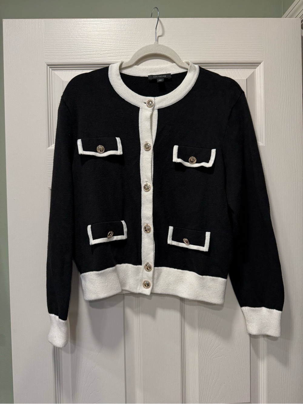 ClassicAnn Taylor Black and White Contrast Button-Front Women's Cardigan